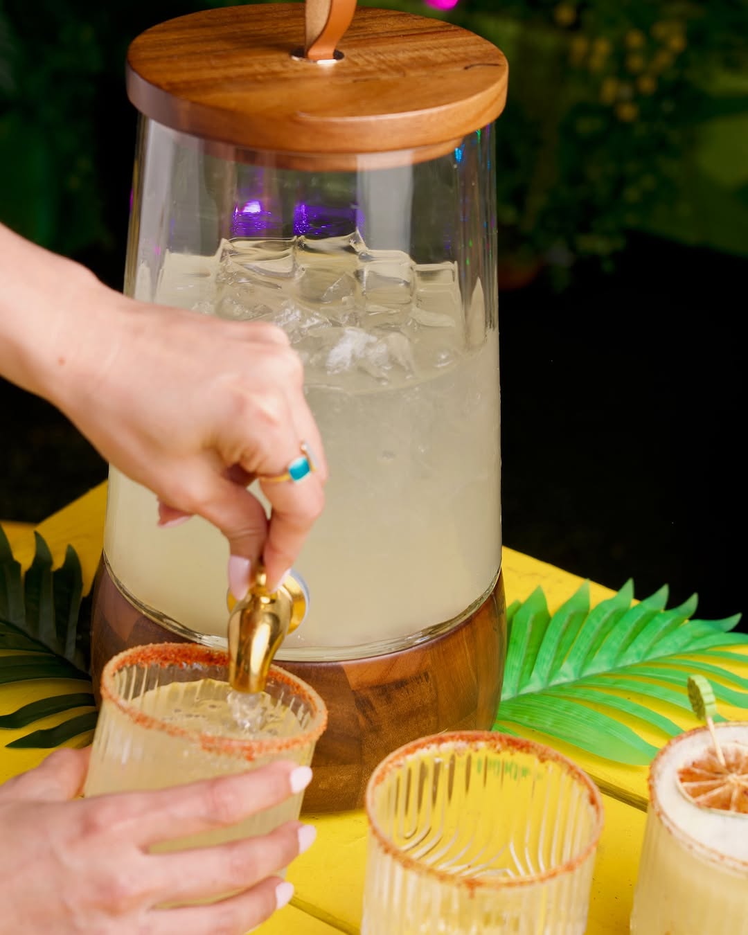 Mimosas Bonitas servidas en jarra de vidrio